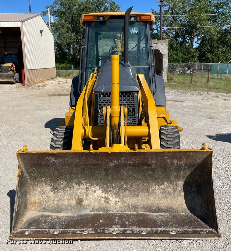 image for item JQ9620 2003 John Deere 310G  backhoe