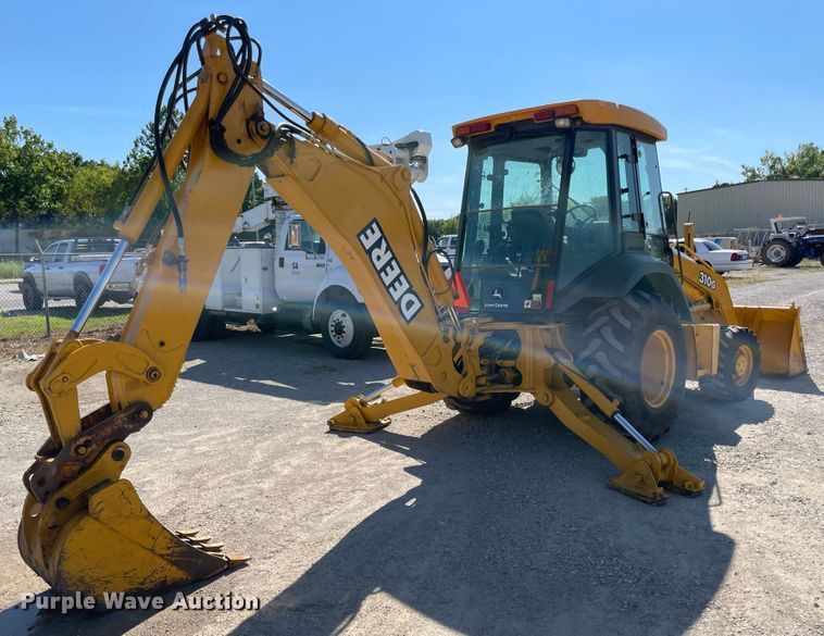 image for item JQ9620 2003 John Deere 310G  backhoe