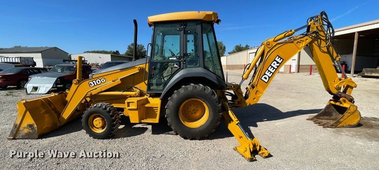 image for item JQ9620 2003 John Deere 310G  backhoe