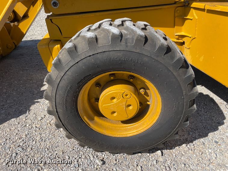 image for item JQ9620 2003 John Deere 310G  backhoe