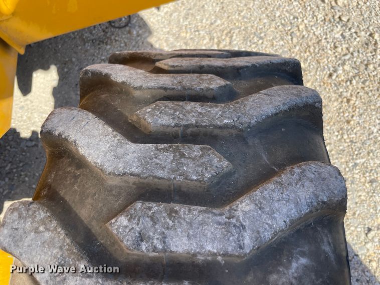 image for item JQ9620 2003 John Deere 310G  backhoe