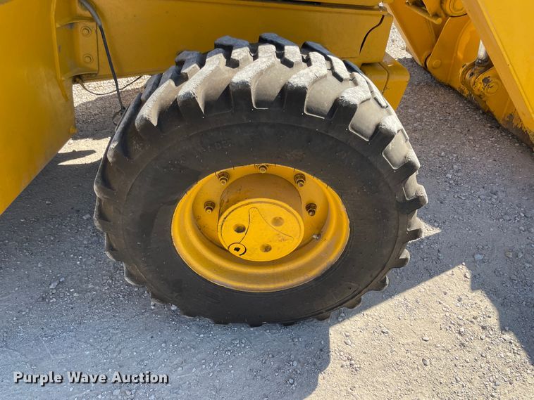 image for item JQ9620 2003 John Deere 310G  backhoe