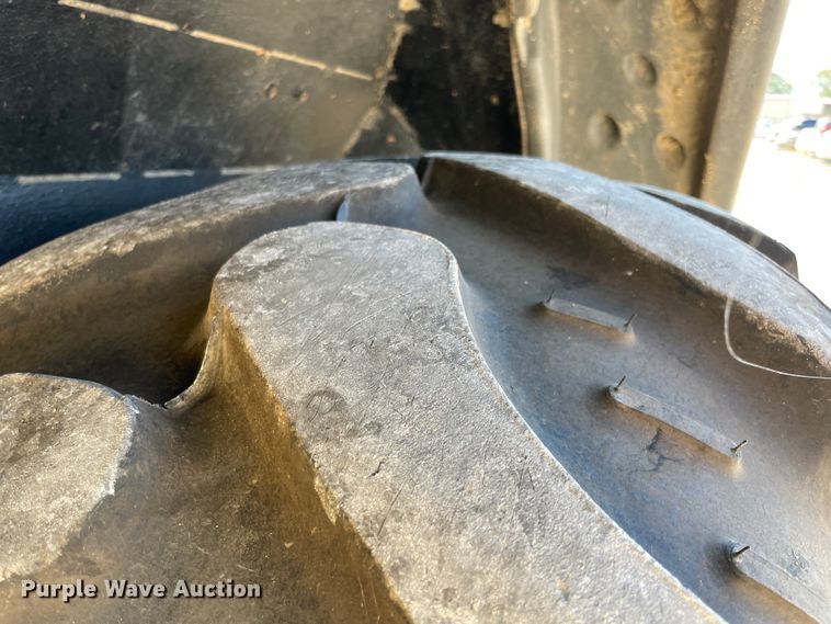 image for item JQ9620 2003 John Deere 310G  backhoe