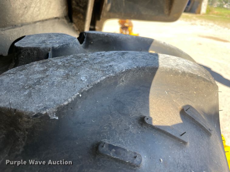 image for item JQ9620 2003 John Deere 310G  backhoe