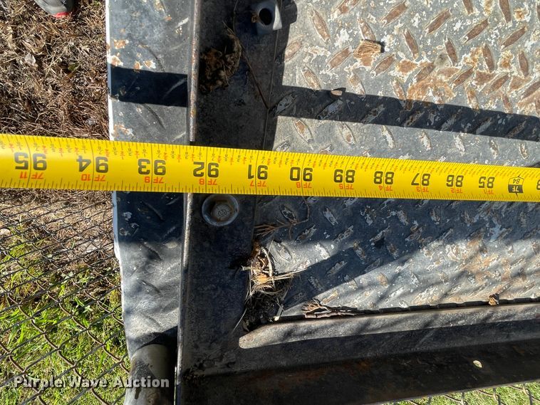 image for item JQ9621 2004 Ford F750  bucket truck