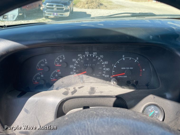 image for item JQ9621 2004 Ford F750  bucket truck