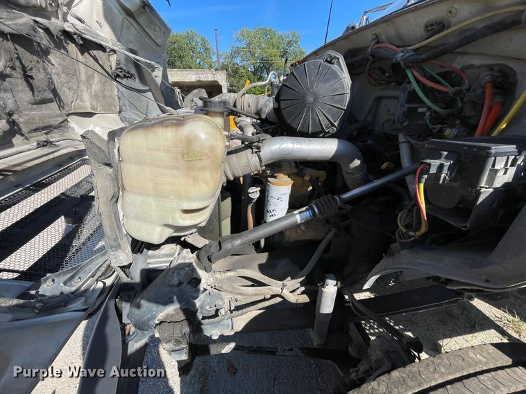 image for item JQ9621 2004 Ford F750  bucket truck