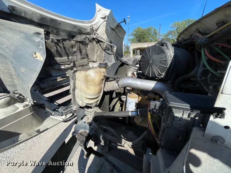 image for item JQ9621 2004 Ford F750  bucket truck