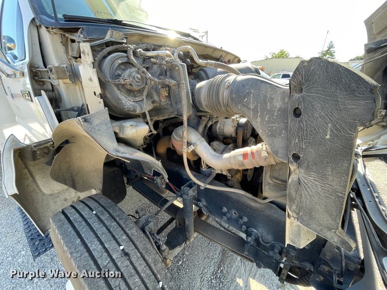 image for item JQ9621 2004 Ford F750  bucket truck