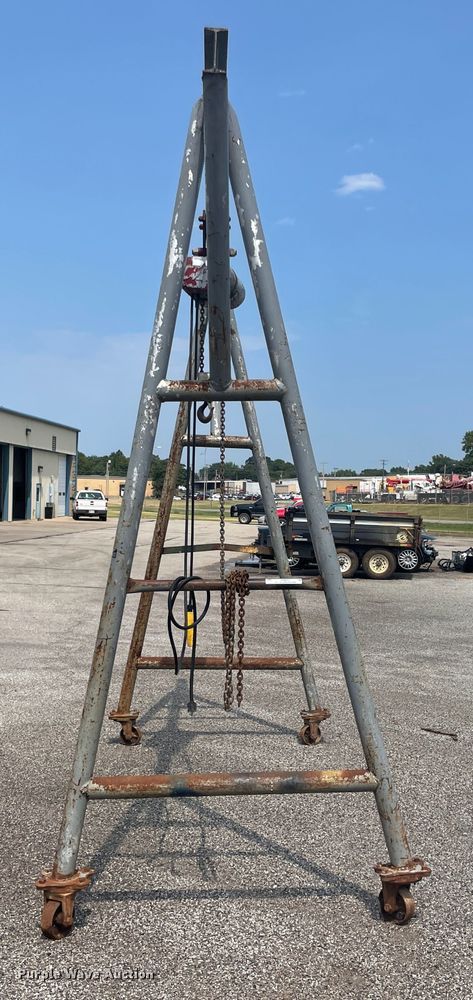 image for item JQ9678 A-frame hoist