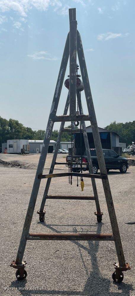 image for item JQ9678 A-frame hoist