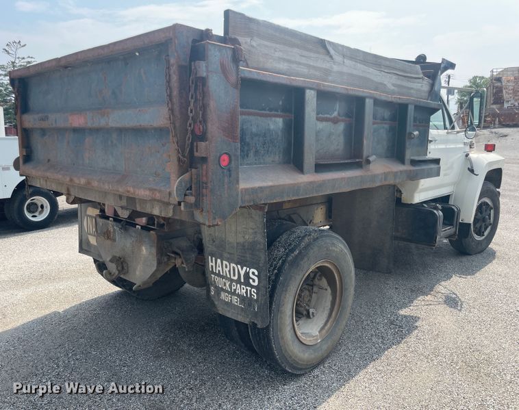 image for item JQ9681 1992 Ford F700  dump truck
