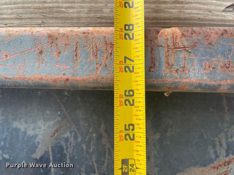 image for item JQ9681 1992 Ford F700  dump truck