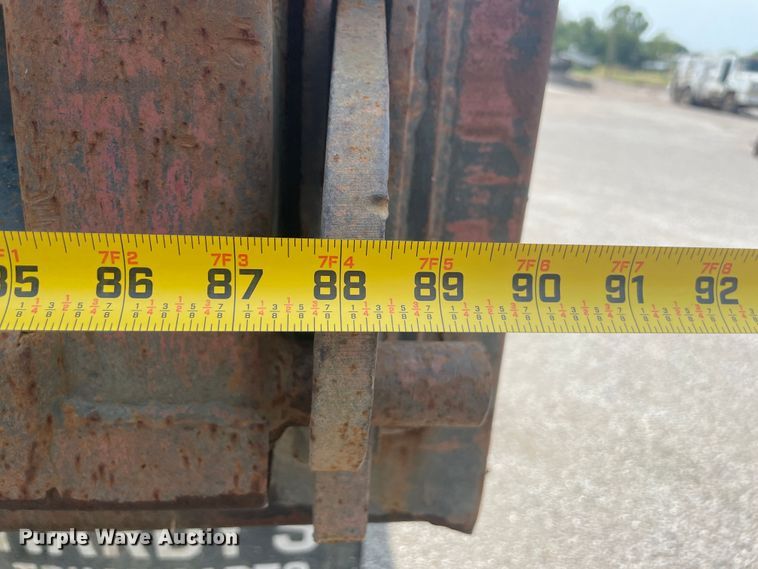 image for item JQ9681 1992 Ford F700  dump truck