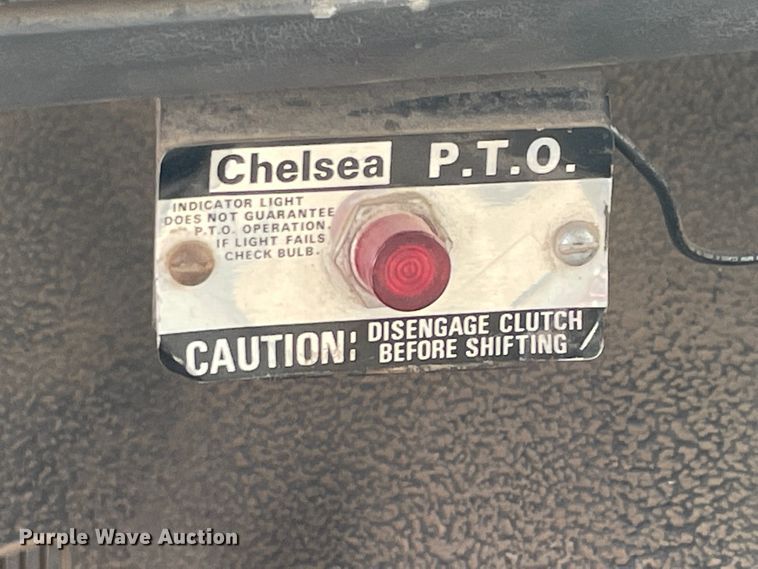 image for item JQ9681 1992 Ford F700  dump truck