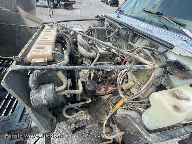 image for item JQ9681 1992 Ford F700  dump truck