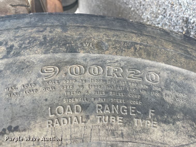 image for item JQ9681 1992 Ford F700  dump truck