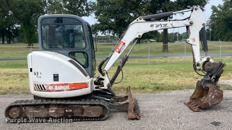 image for item JQ9687 2004 Bobcat 430G  mini excavator