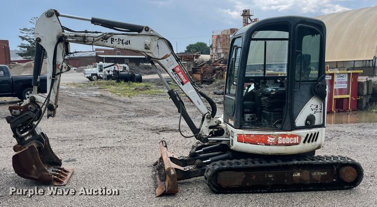 image for item JQ9687 2004 Bobcat 430G  mini excavator