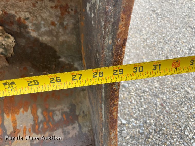 image for item JQ9687 2004 Bobcat 430G  mini excavator