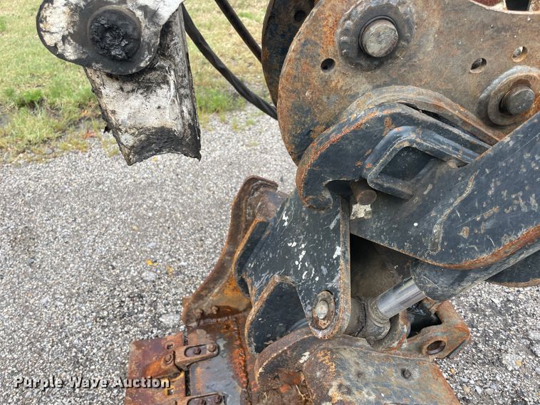 image for item JQ9687 2004 Bobcat 430G  mini excavator