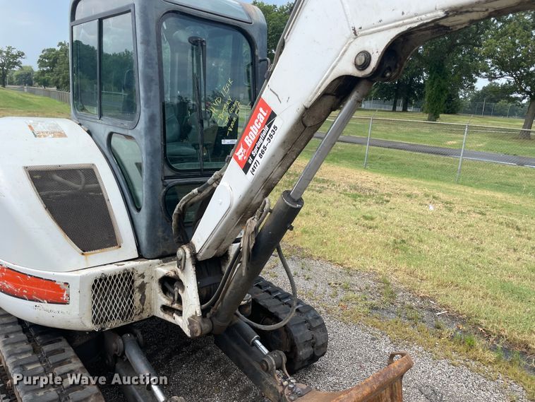 image for item JQ9687 2004 Bobcat 430G  mini excavator