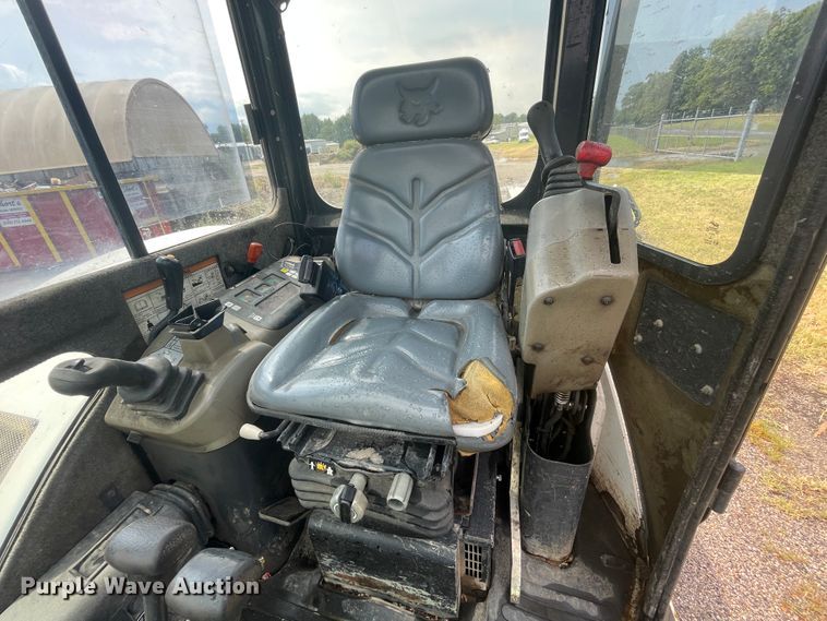 image for item JQ9687 2004 Bobcat 430G  mini excavator