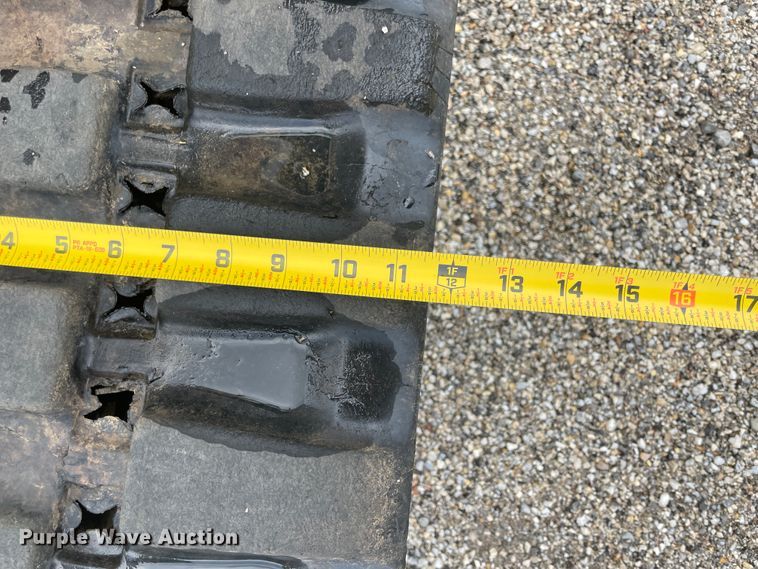 image for item JQ9687 2004 Bobcat 430G  mini excavator