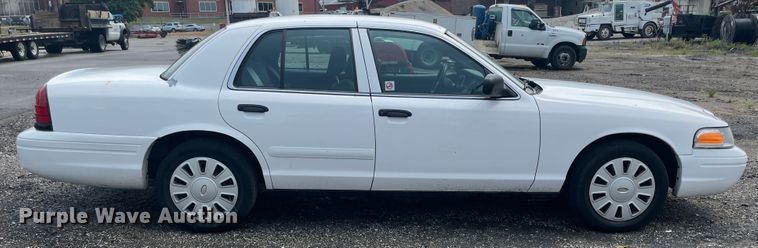 image for item JQ9688 2008 Ford Crown Victoria Police Interceptor
