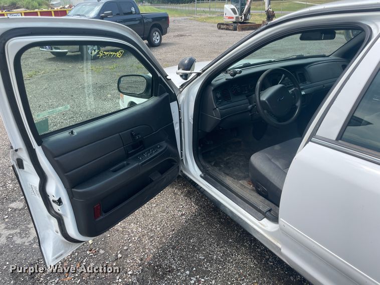 image for item JQ9688 2008 Ford Crown Victoria Police Interceptor