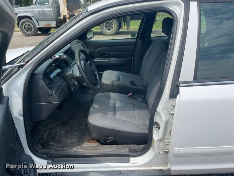 image for item JQ9688 2008 Ford Crown Victoria Police Interceptor