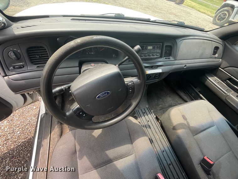 image for item JQ9688 2008 Ford Crown Victoria Police Interceptor
