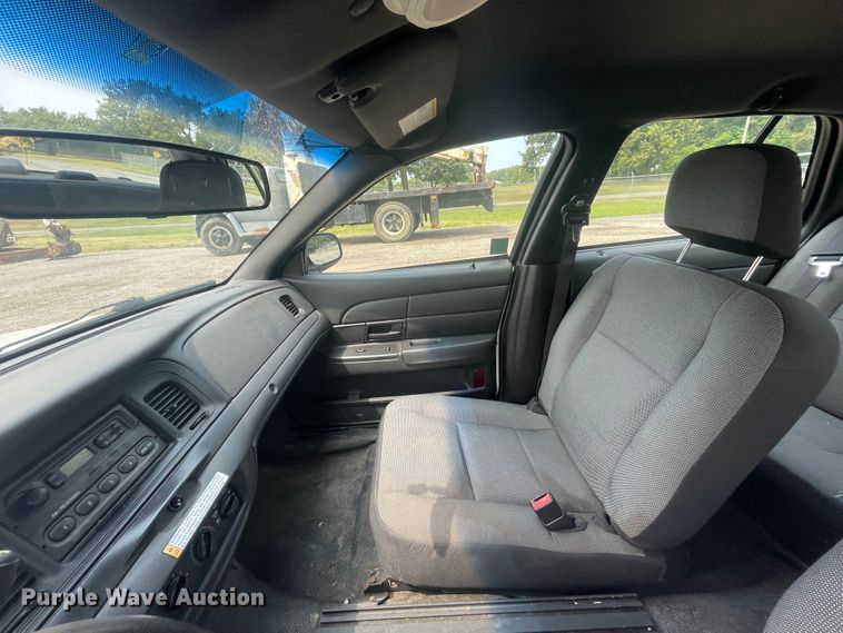 image for item JQ9688 2008 Ford Crown Victoria Police Interceptor