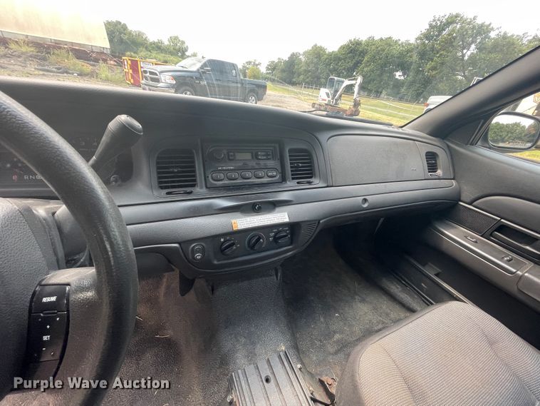 image for item JQ9688 2008 Ford Crown Victoria Police Interceptor