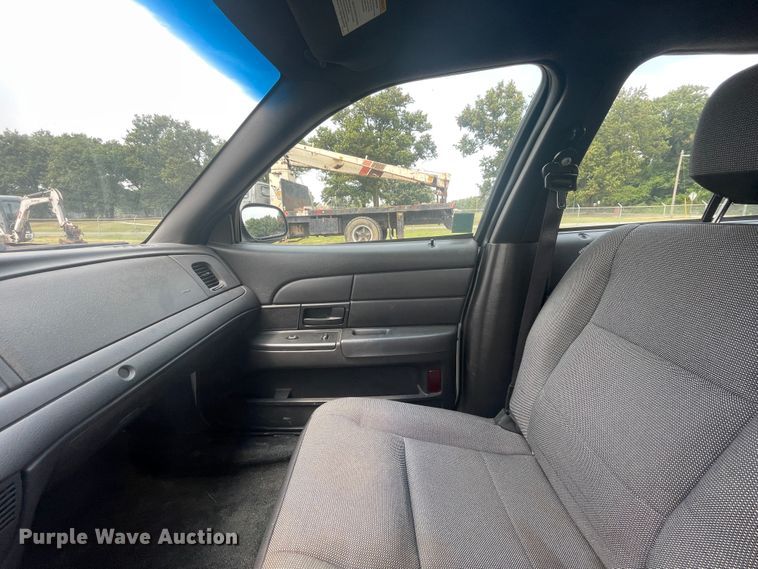 image for item JQ9688 2008 Ford Crown Victoria Police Interceptor