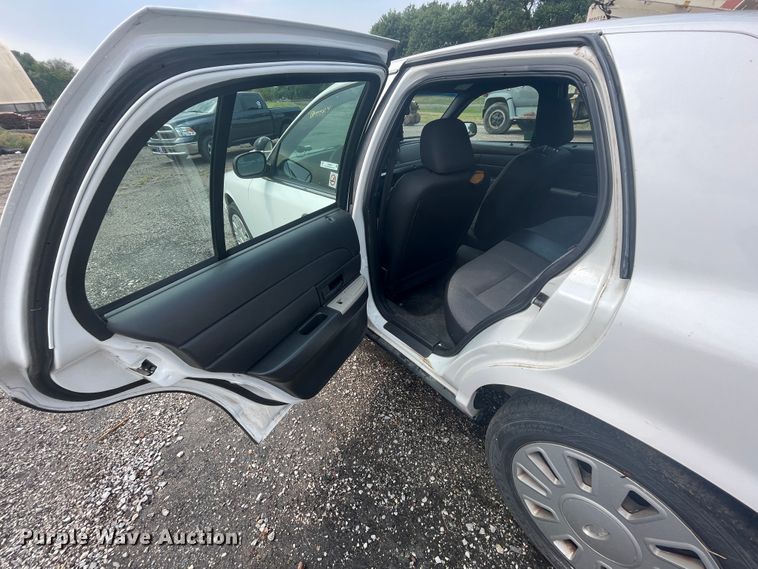 image for item JQ9688 2008 Ford Crown Victoria Police Interceptor