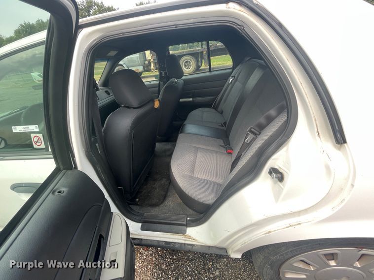 image for item JQ9688 2008 Ford Crown Victoria Police Interceptor