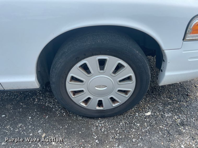 image for item JQ9688 2008 Ford Crown Victoria Police Interceptor