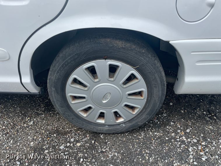 image for item JQ9688 2008 Ford Crown Victoria Police Interceptor