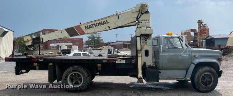 image for item JQ9689 1982 GMC C6000  crane truck