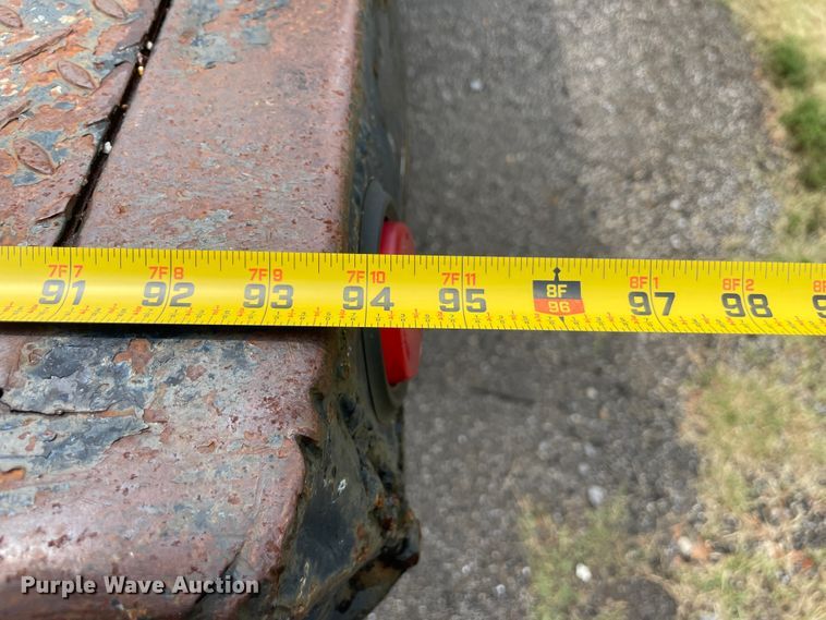 image for item JQ9689 1982 GMC C6000  crane truck