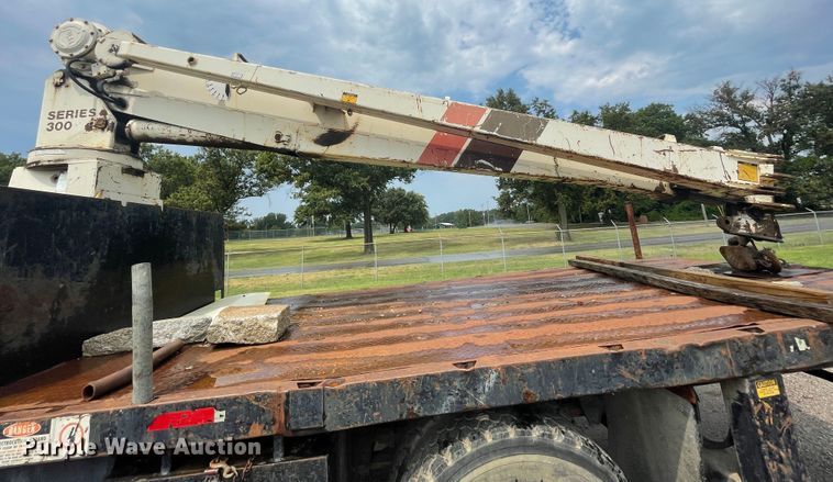 image for item JQ9689 1982 GMC C6000  crane truck