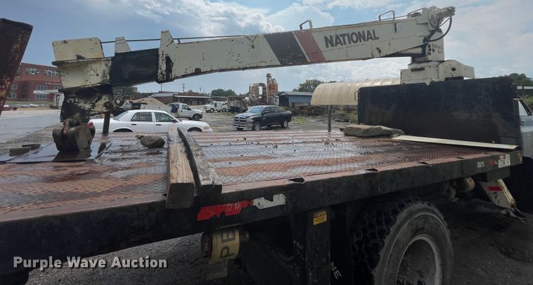 image for item JQ9689 1982 GMC C6000  crane truck