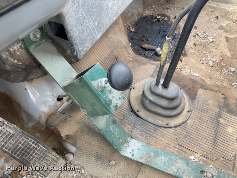 image for item JQ9689 1982 GMC C6000  crane truck