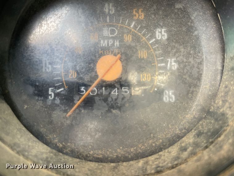 image for item JQ9689 1982 GMC C6000  crane truck