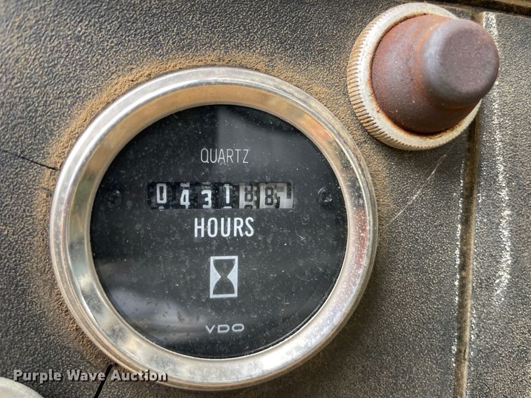 image for item JQ9689 1982 GMC C6000  crane truck