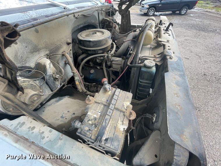 image for item JQ9689 1982 GMC C6000  crane truck