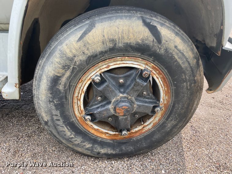 image for item JQ9689 1982 GMC C6000  crane truck