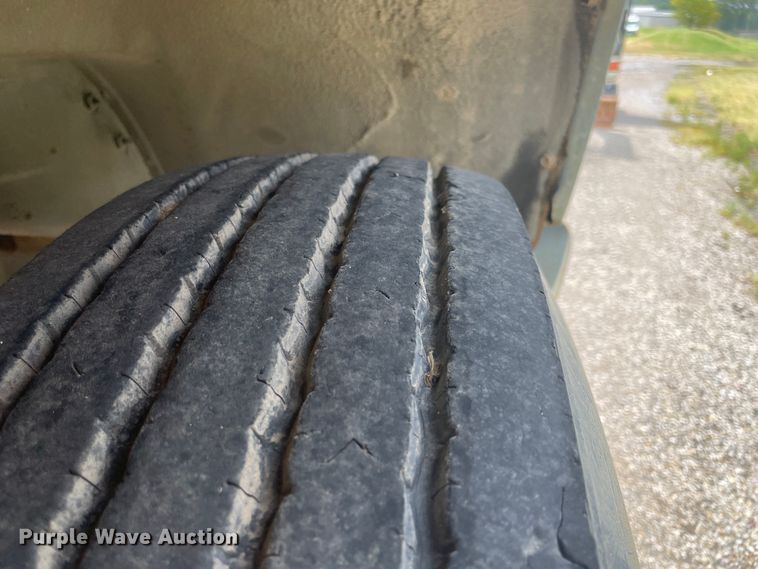 image for item JQ9689 1982 GMC C6000  crane truck