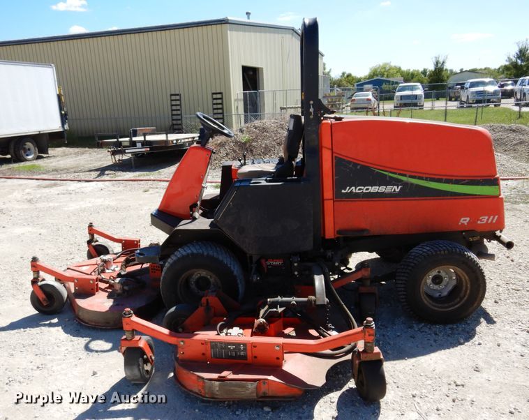 image for item JT9588 Jacobsen R-311  lawn mower